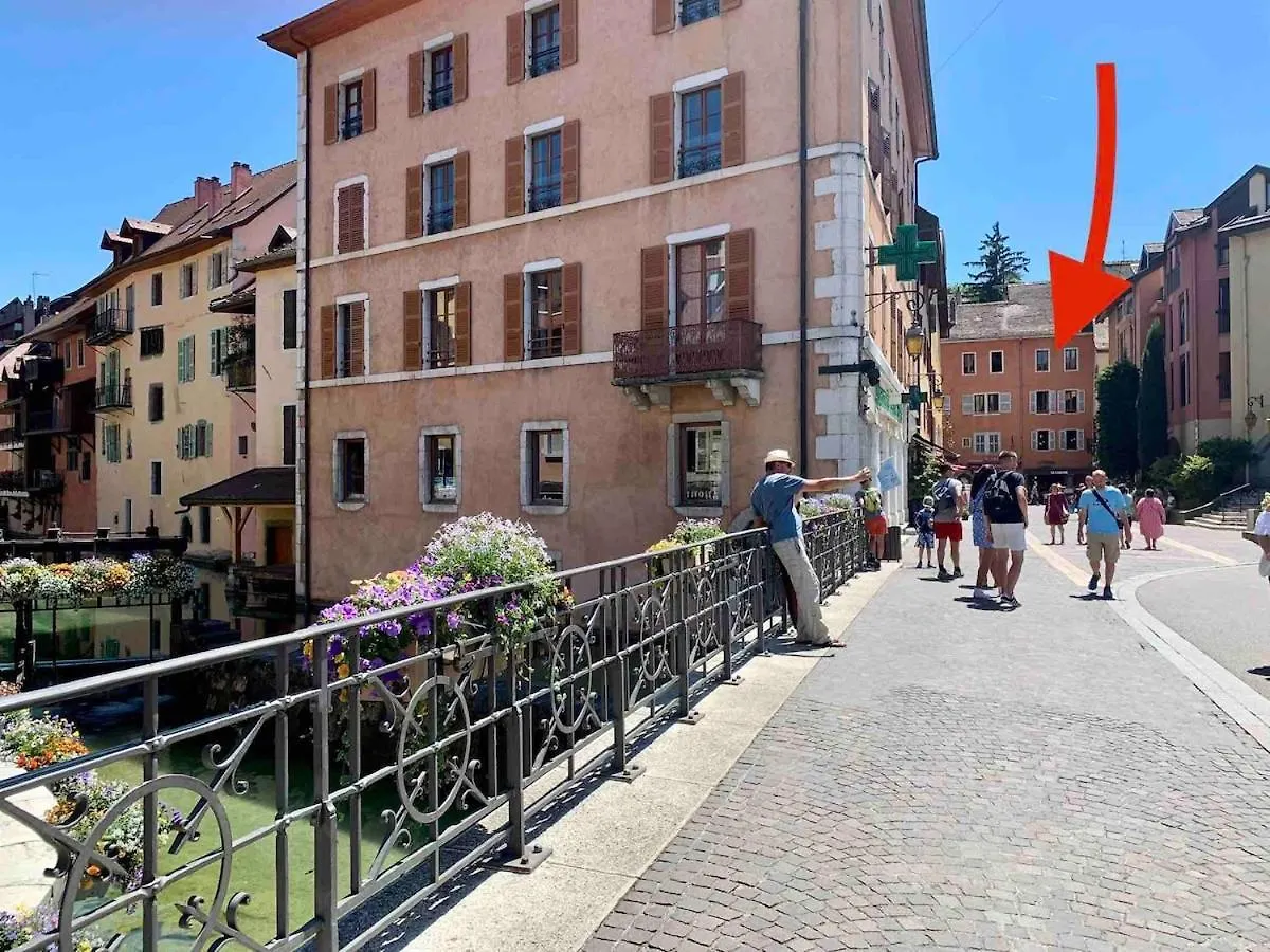 New Sainte-Claire Vieille Ville Annecy Apartment